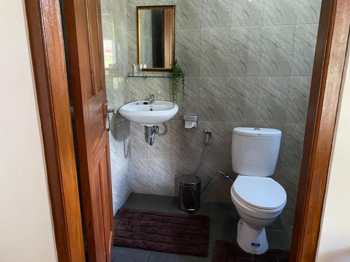 Serongga Guest House Lebih Exterior foto